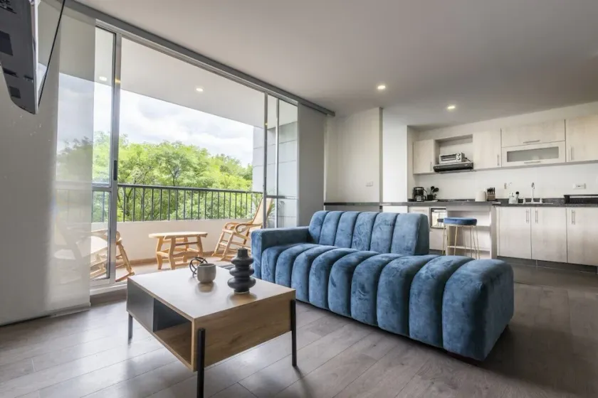 3 Bed 2.5 Bath Modern Apartment in Laureles - Image 1
