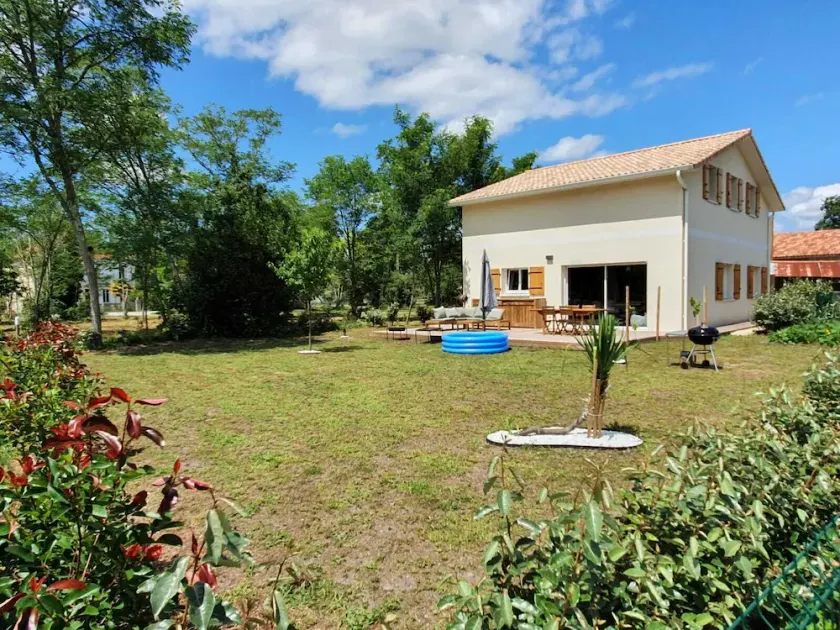 Family home near bassin d'arcachon - Image 1