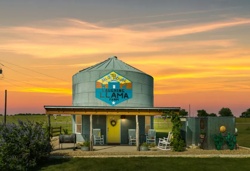 HGTV-Famous Silo Stay + Llamas Near Waco - Image 1