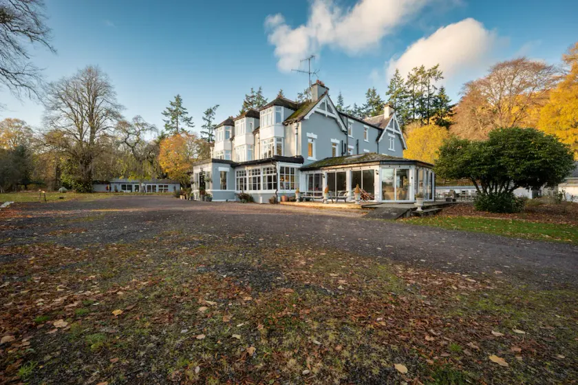 A luxurious Country home- 2 mins drive to Loch Ness (sleeps 28) - Image 1