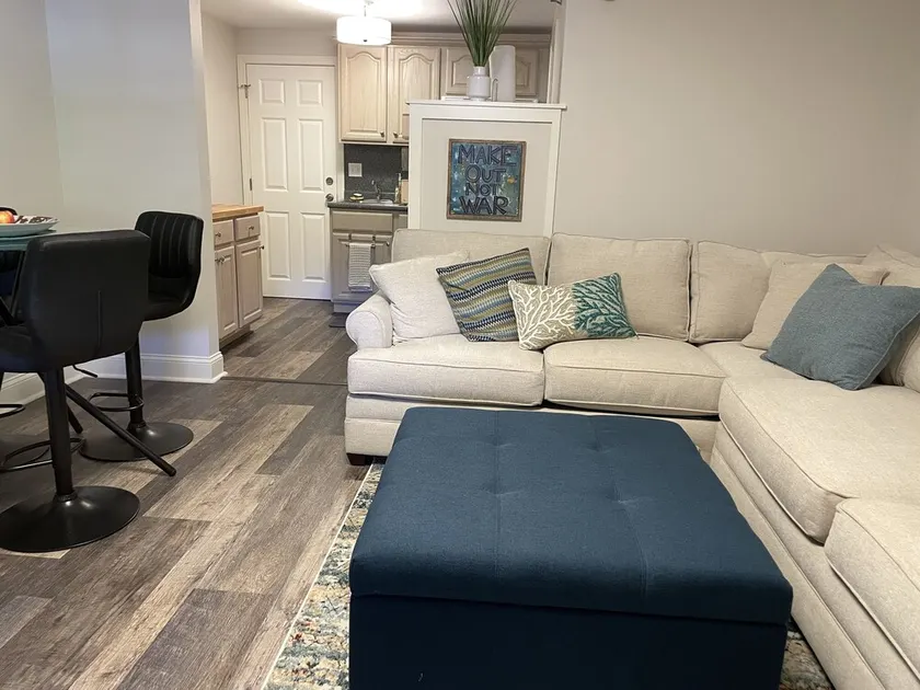 One Room Studio A.Full kitchen Walk to beach,town.Sleeps 2 Indoor,outdoor Pool. - Image 1