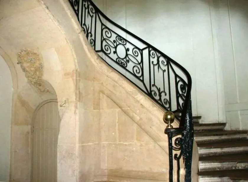 Studio In Le Marais - Image 1