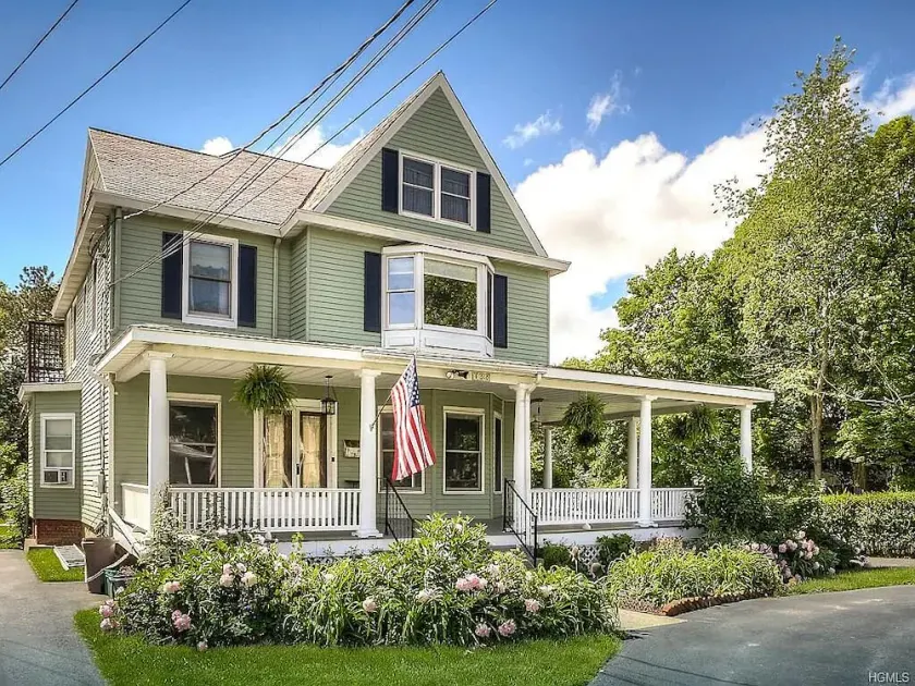 Historic 3-Bedroom 2-Full Baths Victorian Home Fully Furnished in Prime Location - Image 1