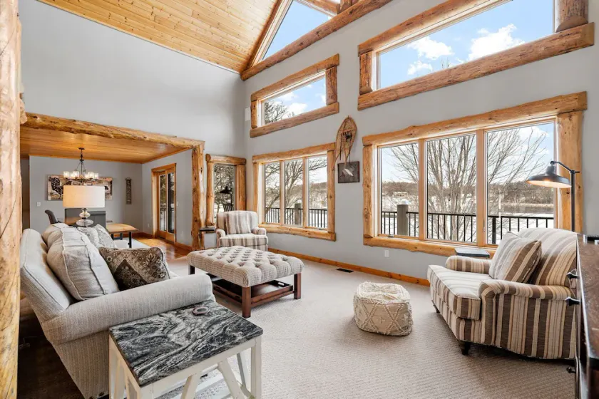 Maple Lake Chalet - Image 1