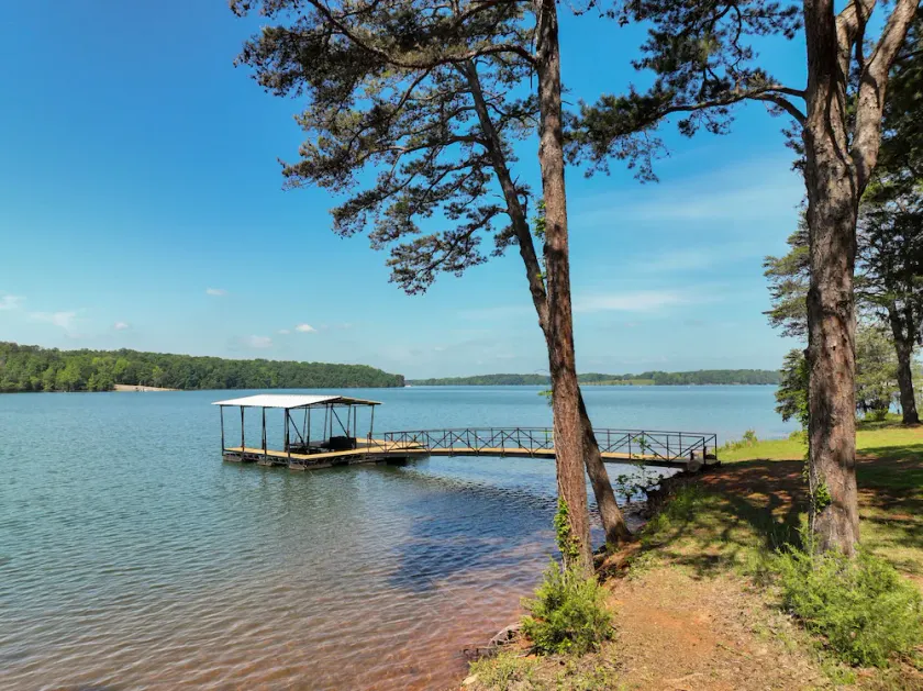 Lakefront Home, 6BR / 4BA, Deep Water / Dock, parfait pour un séjour multifamilial - Image 1