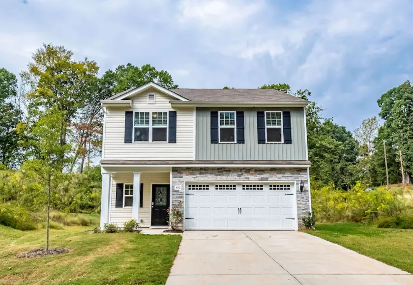 New! Modern Large House Great Location near UNC-Charlotte, TopGolf, Carowinds - Image 1