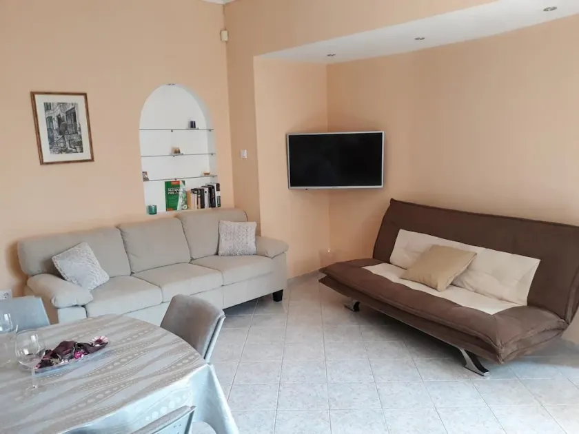 Um acolhedor apartamento central com dois quartos - Image 1