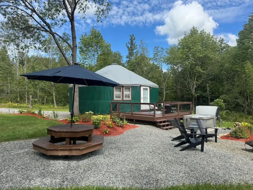 Serene Modern Yurt w/ Wi-fi, Hot Tub and Mountain Views - Image 1