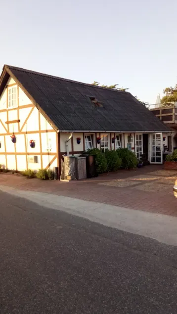 40m2 lägenhet på 1: a våningen med egen ingång nära Sillerslev hamn och strand. Wi-fi - Image 1