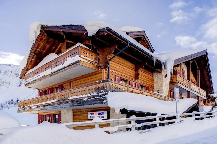 Lyx ski-in / ski-out chalet-stil lägenhet med fantastisk utsikt - Image 1