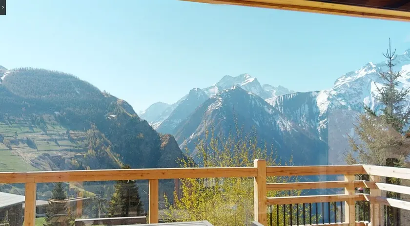 Welcome to White Combs Mountain Lodge , 5 stars, spa, close to lifts and village - Image 1
