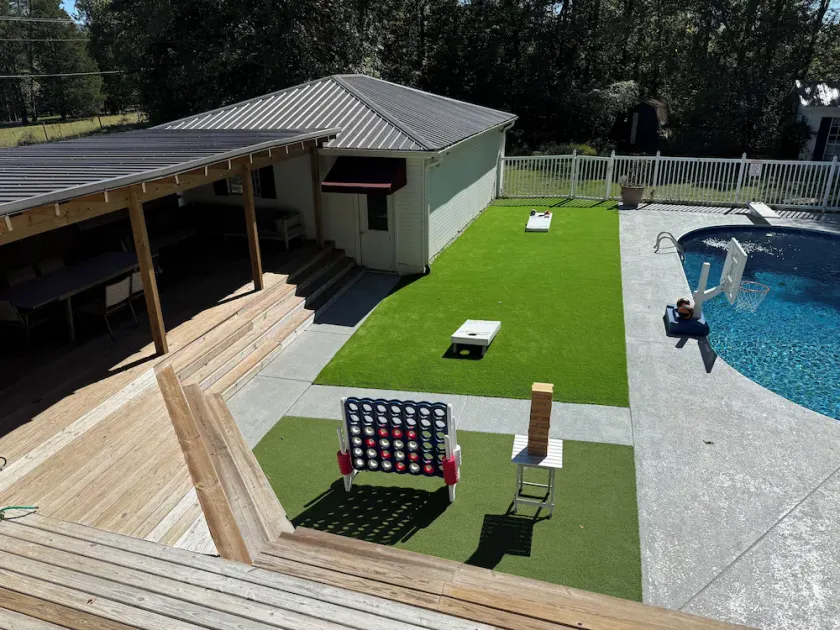 McDaniel Farmhouse with pool & 12 person hot tub - Image 1