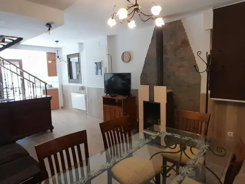 Stone House with Terrace & BBQ, 3 Bedrooms, Near Jaca & Ski Resorts - Image 1