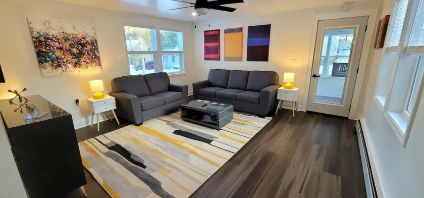 Style-Ish 2 bed lower with all season sun room - Image 1
