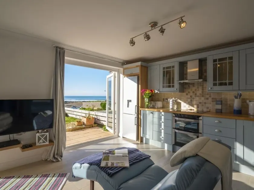 Fantastic Apartment 60m from the Beach - Image 1