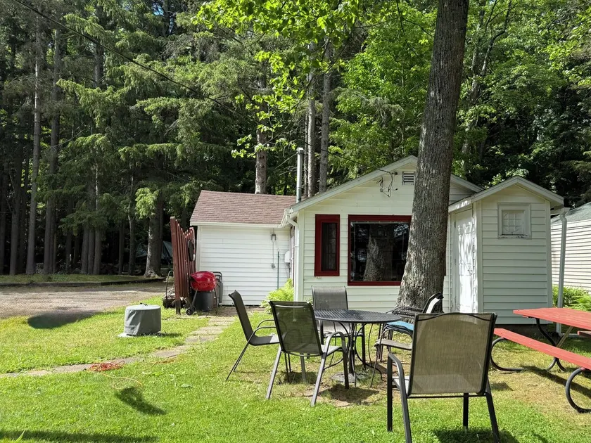 Bright 2 Bedroom Mackinac Cabin On Lovely Pelican w/Boat Dock&ATV Trails - Image 1