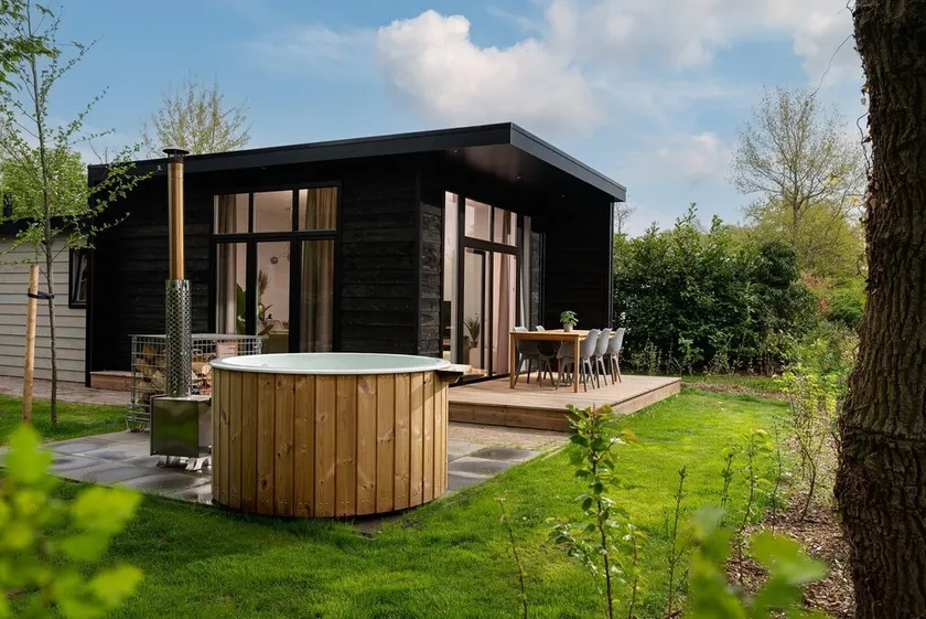 In the Wellness Boutique you will enjoy a unique wellness experience with a view of the Twente countryside! - Image 1