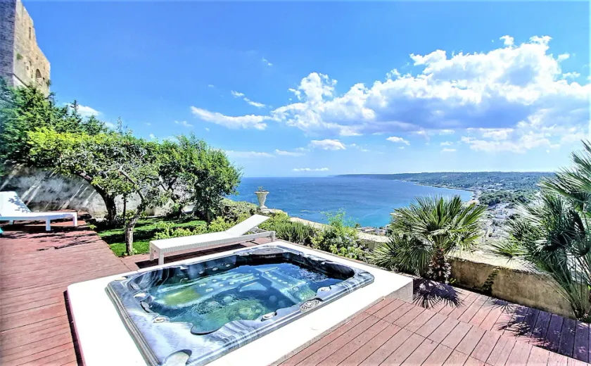 Outdoor jacuzzi in old town w/ fantastic sea view - Image 1