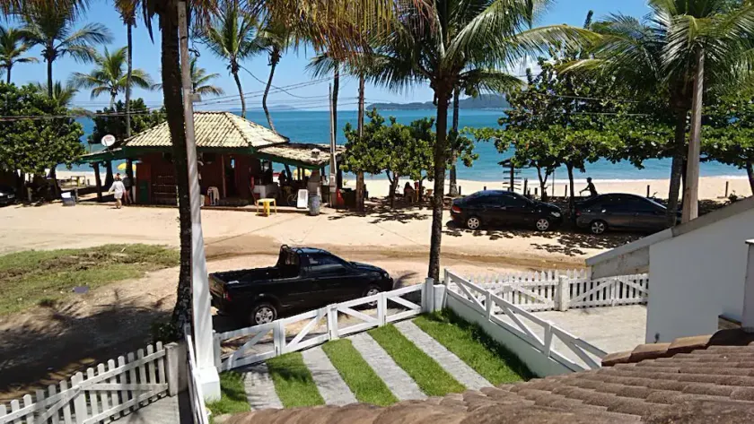 Two-story house with en-suite bathroom facing the sea on Sununga Beach, in Lázaro. - Image 1