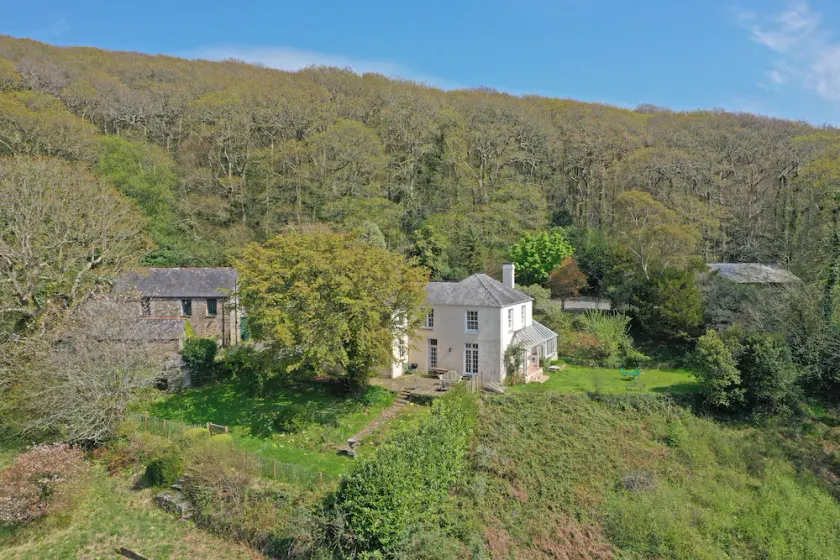 Traditional farmhouse, hidden deep in the heart of the South Hams - Image 1