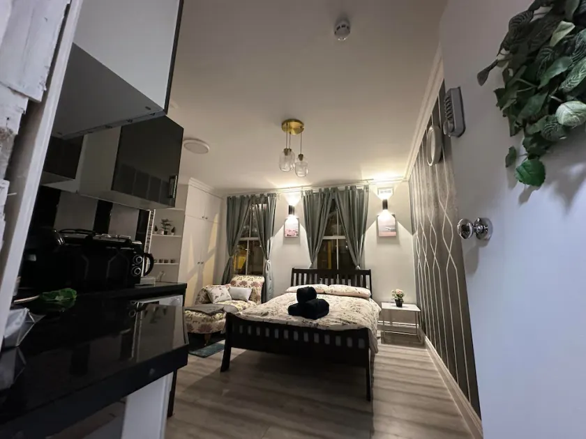 Fabulous Apartment to Acton Town - Image 1