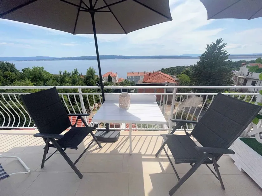 Studio with a balcony and a view - Image 1