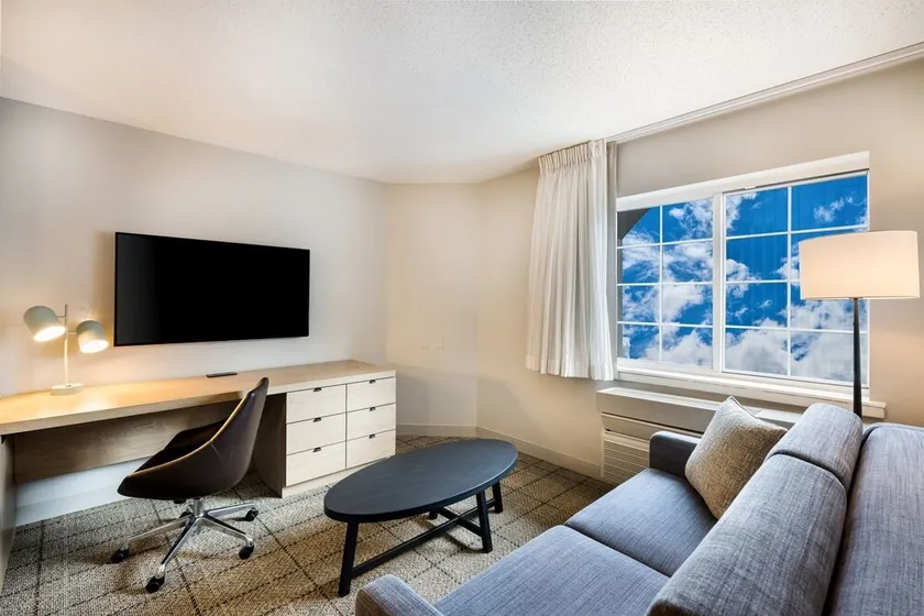 Learn at Ellis Island Museum! Sophisticated Suite! Parking Available! - Image 1