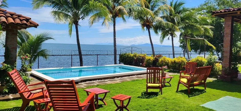 Beautiful Peaceful Waterfront Home in Granada, Nicaragua - Image 1