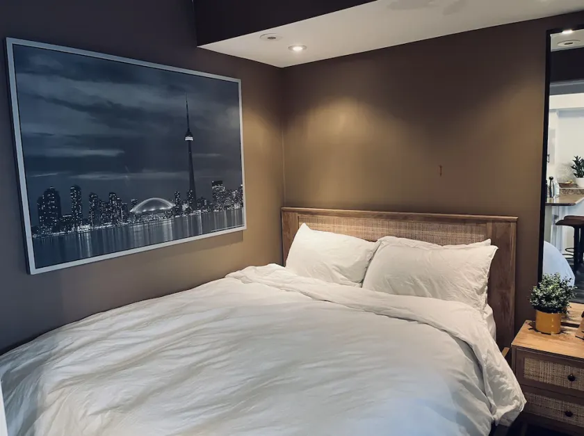 1 Bedroom Hidden Gem in Liberty Village - Image 1