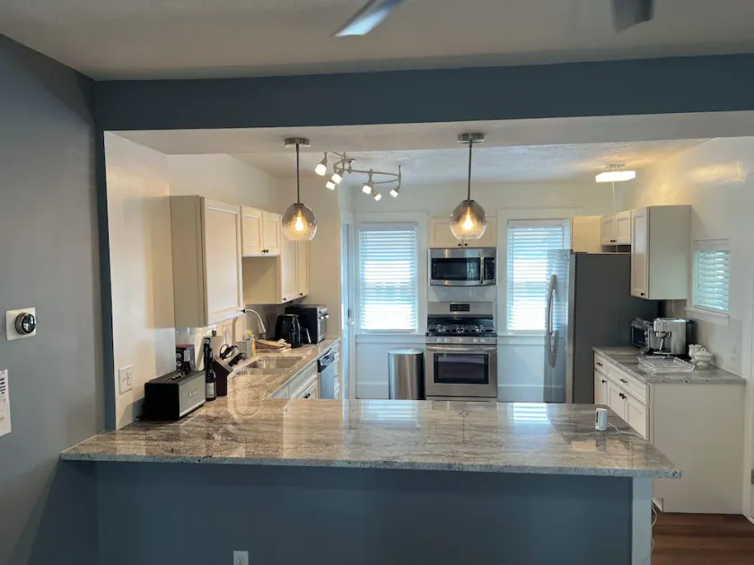 New 5 Bed 2 Bath near Syracuse University and Downtown with Plenty of Parking - Image 1