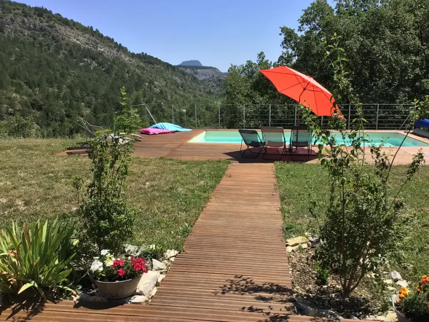 Stor villa med swimmingpool i fredelige omgivelser i Drôme provencale - Image 1