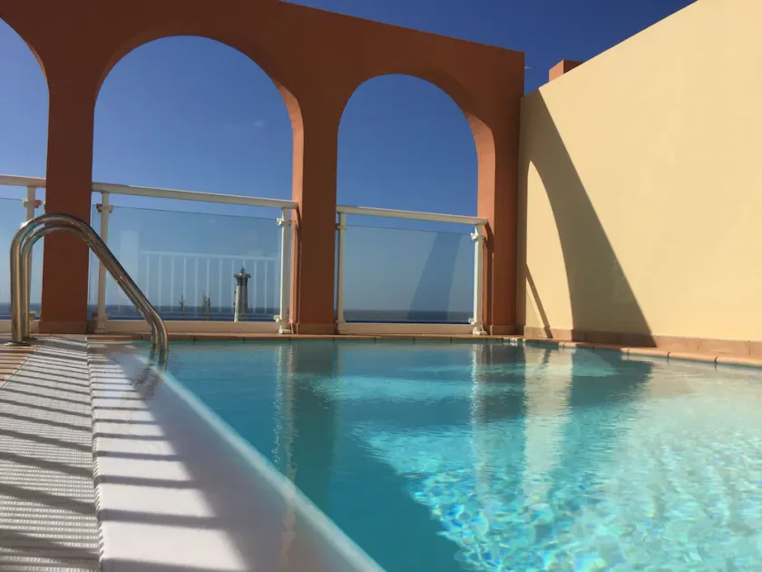 Luxus-Wohnung, Wifi, Leuchtturm und Strandblick, privater Pool - Image 1