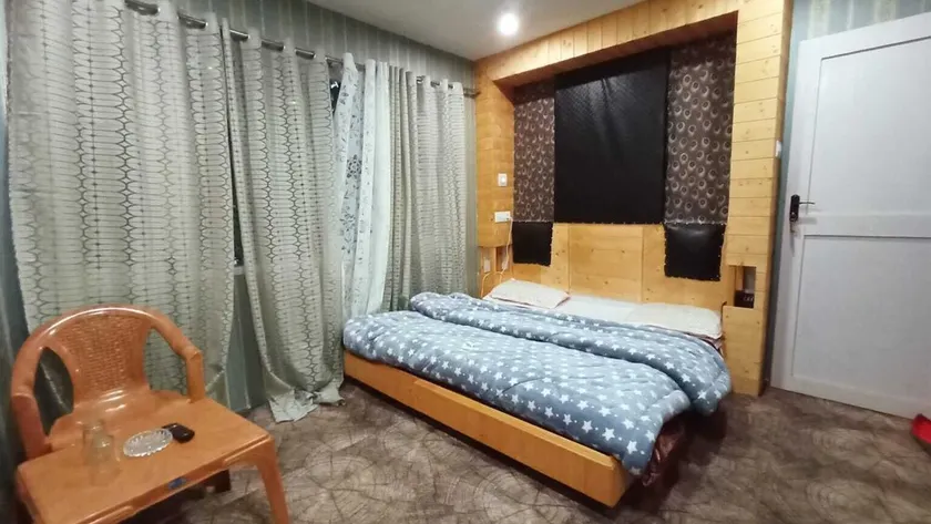 Hotel Pahalgam Villas - Image 1