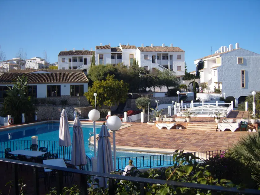 Bel appartement de deux chambres avec piscine partagée avec une vue magnifique - Image 1