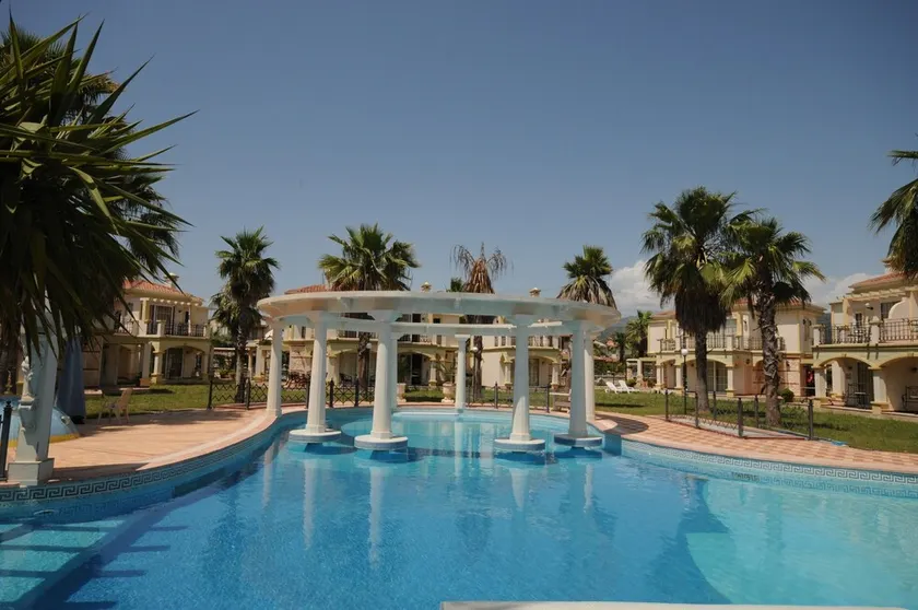 VILLA MIA (B) Villa with Shared Pool - Image 1