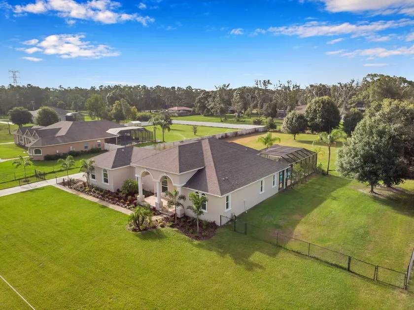 Everything you need in a home to enjoy Florida. - Image 1