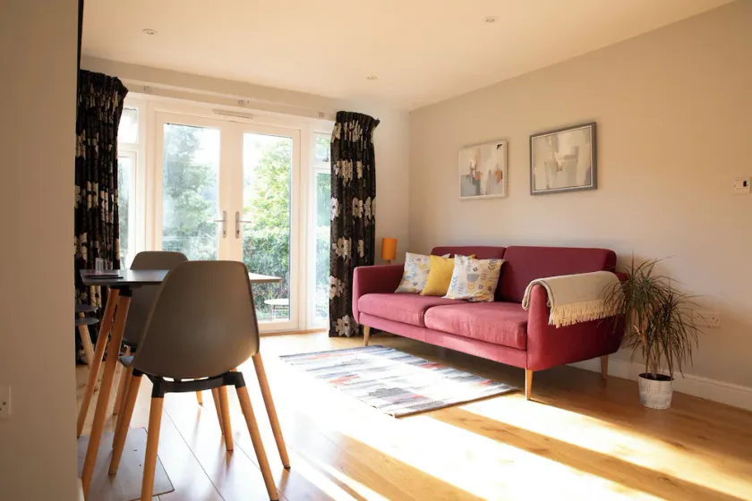 Stylish one bed apartment in the Stroud Valleys - Image 1