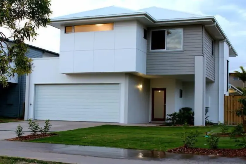 The Beach Holiday Home - Image 1