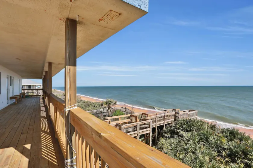 Immaculate, modern stay steps to beach with amazing ocean views - Image 1