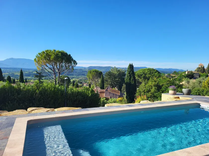 Très belle villa avec PISCINE et VUE PANORAMIQUE – Cadre résidentiel - Image 1
