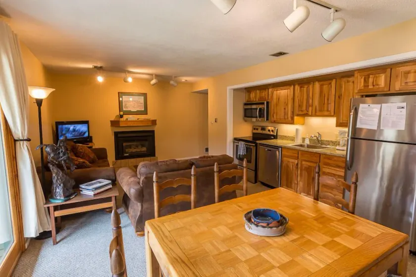 Alpine Condo | 2 Bedroom | Walk to Lifts | Very Convinient - Image 1