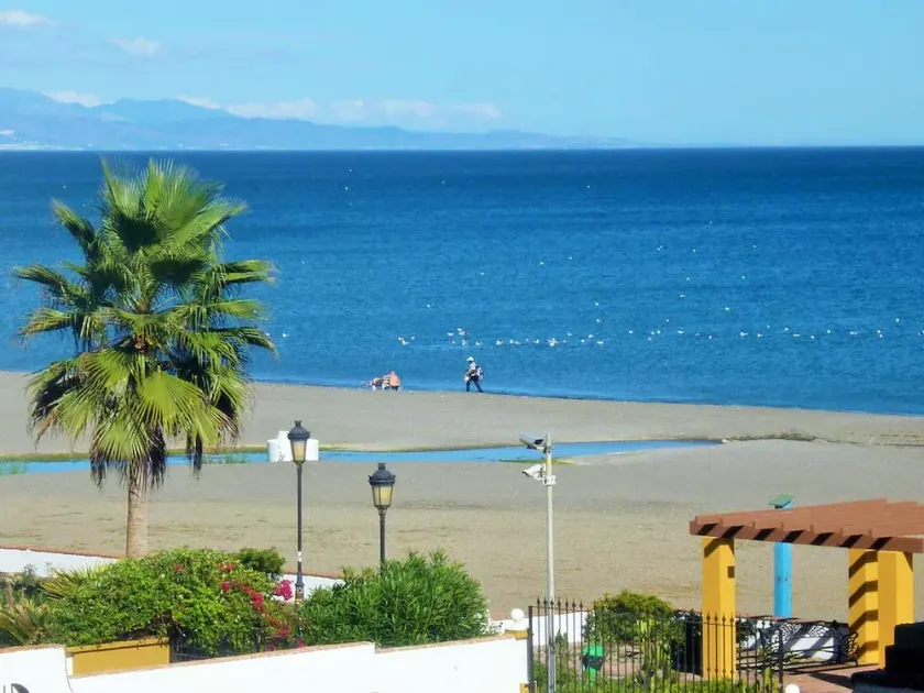Puerto de la Duquesa, direkt am Strand und direkter Zugang zum Pool! - Image 1