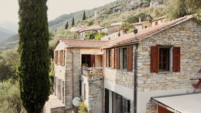 Beautiful, spacious apartment in a natural stone house with sea view in Val Prino.  - Image 1