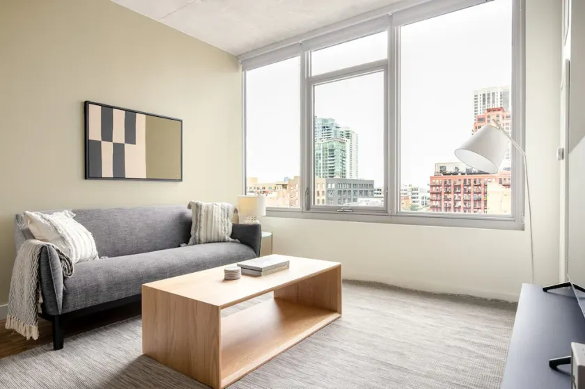 Modern West Loop Studio w/ Pool, Gym & Lounge, nr L, by Blueground - Image 1
