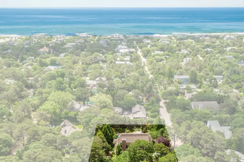 Hamptons Beach House in Amagansett Dunes - Image 1