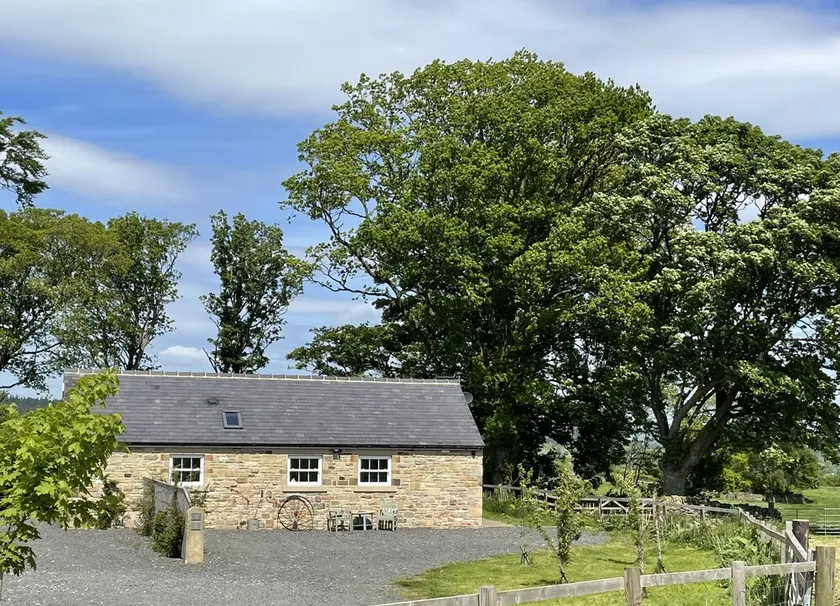 Romantic 1 bedroom Rural Retreat with spectacular views across Northumberland - Image 1