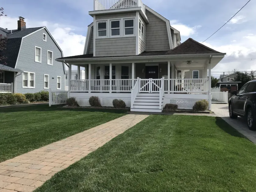 Beautiful, family friendly Bradley Beach home 1.5 blocks from the beach! - Image 1