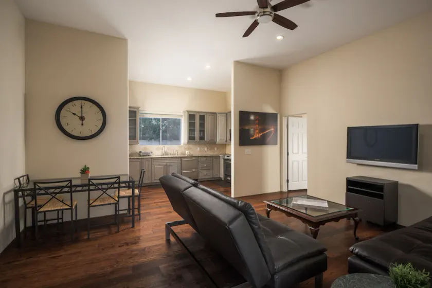 Scottsdale PV Huge Guest House, fully livable, with a private basketball court - Image 1
