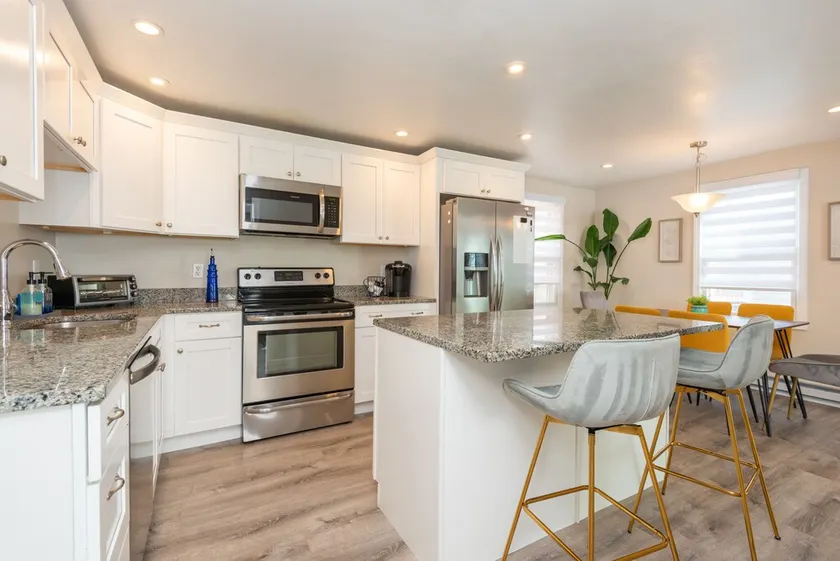 3 bedroom condo nestled in Historic fishing village - dog friendly - Image 1