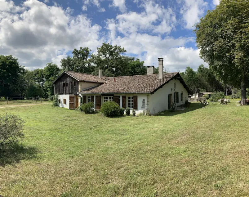 Authentic Bazadaise Farm, tastefully restored in the heart of the Landes forest. - Image 1